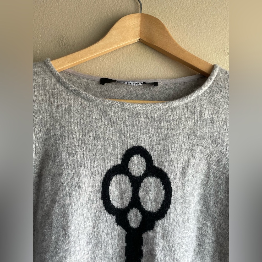 Bloomingdale’s Quotation Cashmere Women Gray Sweater - Picture 3 of 5